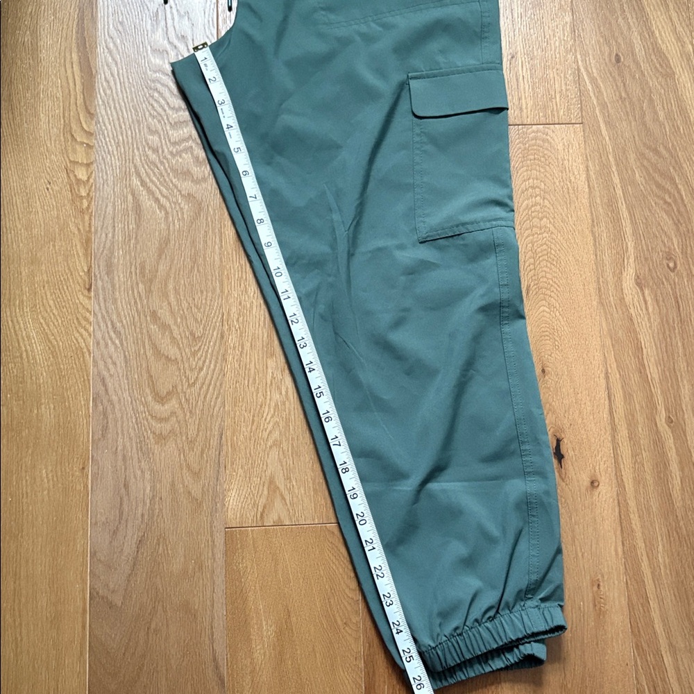 Old Navy Stretch Tech Cargo Pants M - Picture 5 of 5